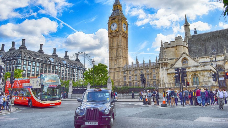 taxi vor dem Big Ben